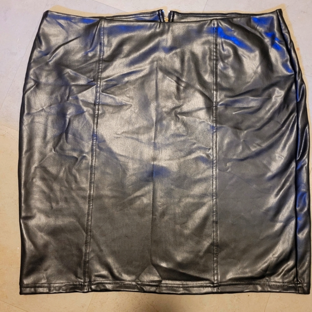 PU leather skirt